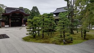 宸殿が改修中で全景は次回のお楽しみです