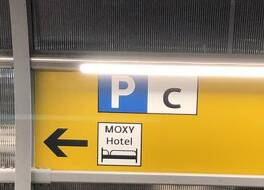 Moxy Vienna Airport 写真