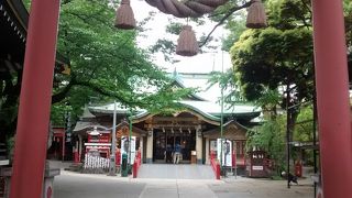 神社近くにある坂の階段がきれい