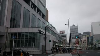 名前のとおり、女性に受ける店が多い