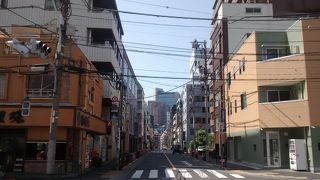 日本サッカーミュージアムがこの通り沿いにある