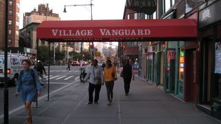 VILLAGE　VANGUARD