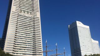 横浜のシンボル的超高層ビル