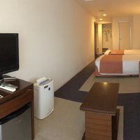 ドレッサーにソファにテーブル