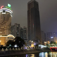 高い建物でロゴも大きく出ており、分かりやすいです。