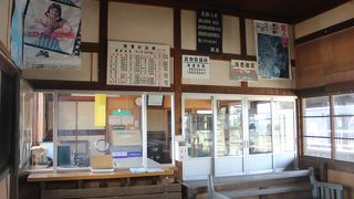 当時の姿を残す駅舎