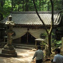 山中にあるお堂