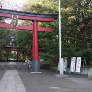 広大な境内の立派な神社