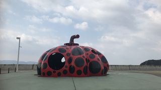 フェリー乗り場の隣にある南瓜