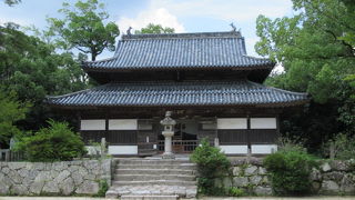 日本最古の梵鐘が置いてあるのよぉー