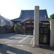 すっきりしたイメージのお寺