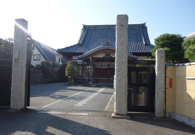 すっきりしたイメージのお寺