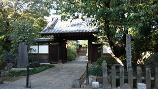 江戸時代に建築の道了堂を有しています