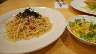 リーズナブルな価格の洋食店