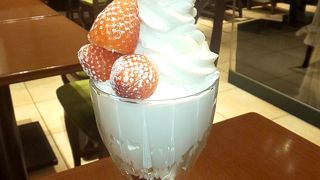 白い恋人パフェ