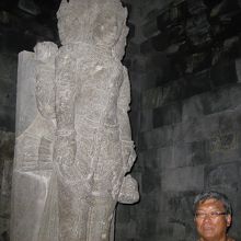 プランバナン寺院ヴィシュヌ神像