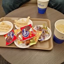 お菓子と飲み物