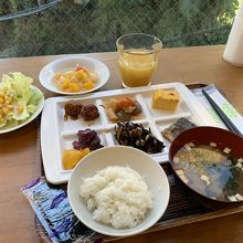 無料の和朝食ビュッフェ