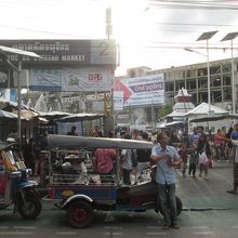 ウィークエンド マーケット (チャトゥチャック市場)