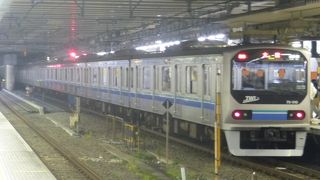 新宿駅でもりんかい線の車両を見かける事が出来ました。