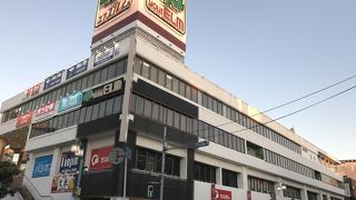 ミニ水族館のあるショッピングセンター