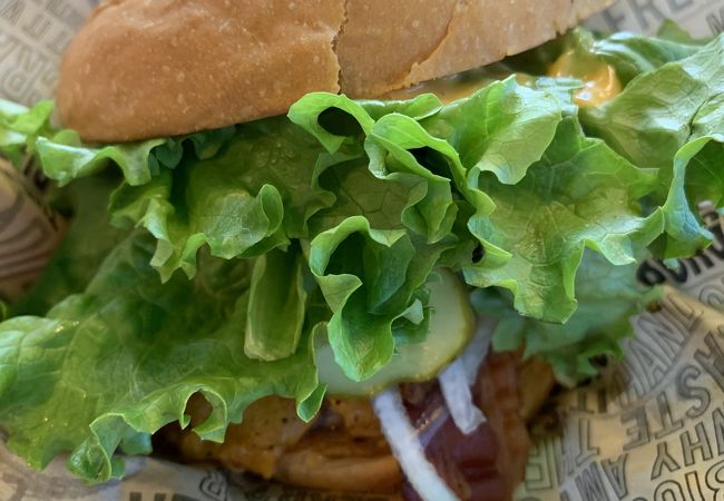 テディーズ ビガー バーガー (ユニバーシティ店)