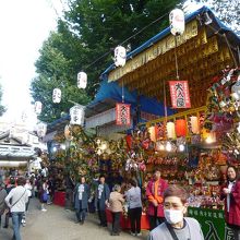 市守大鳥神社の境内の様子、酉の市