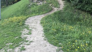 10分ほどの山道を上がったら、絶景！