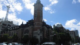 煉瓦の塔が特徴的