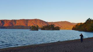晩秋の十和田湖