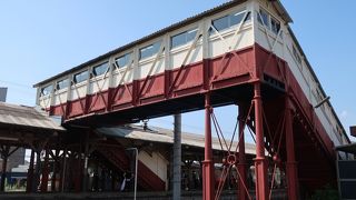 日本最古の跨線橋