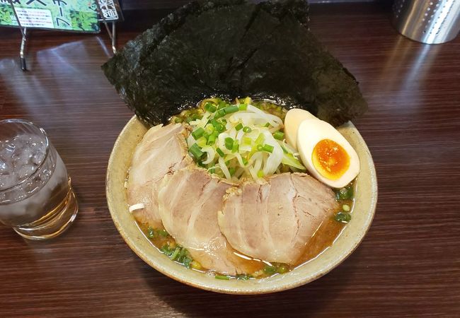 濃厚な魚介豚骨ラーメン