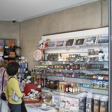 お土産ショップが充実していて楽しめました。