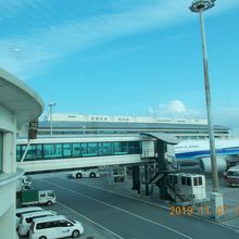 那覇空港に到着です。