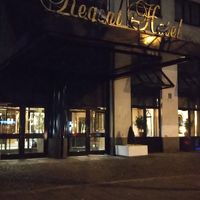 夜は薄暗く初めてだとわかりにくいです。