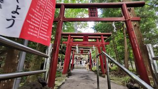 新屋山神社