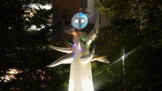 こんなところに「岡本太郎」作品が！