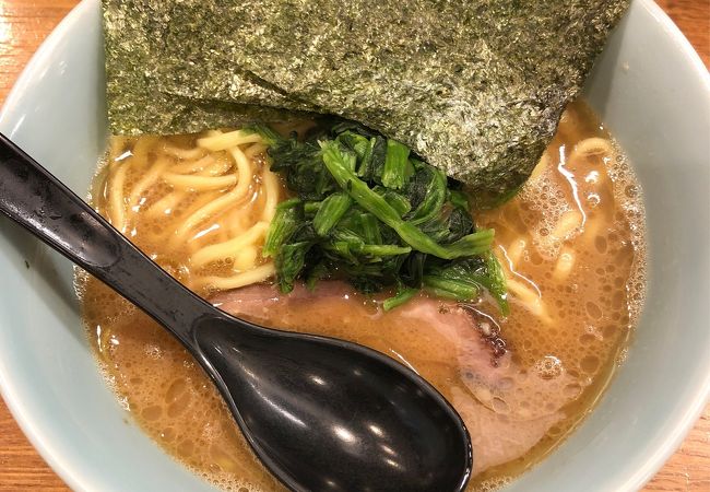 天満にある家系ラーメン、「せい家」