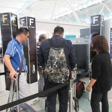 X線検査機は各島に一台のみ。