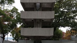 若くして亡くなった学生たちを慰霊