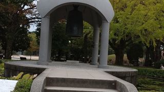 平和を願う美しい鐘の音