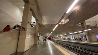 地下鉄 　（Metro）