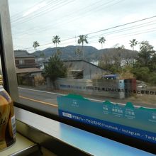 車内には伊豆七島の見え方の案内図が。