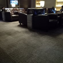 昼頃は空席が目立つ