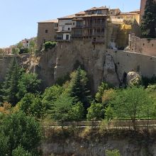 宙吊りの家方向