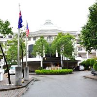 正面エントランス