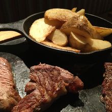 鉄板の上のお肉