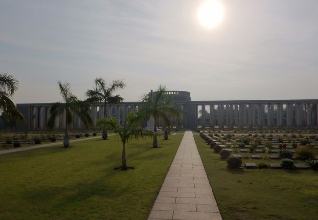 ミャンマー最大の戦没者墓地