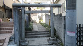 わかりにくい場所にあります