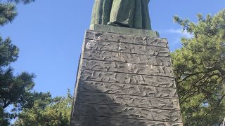 桂浜にある有名な銅像